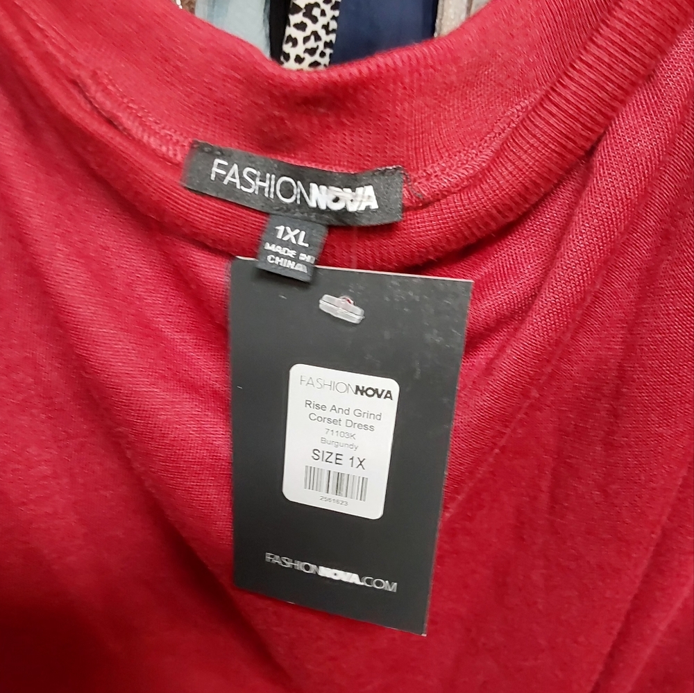 Dress - Picture 2 of 3